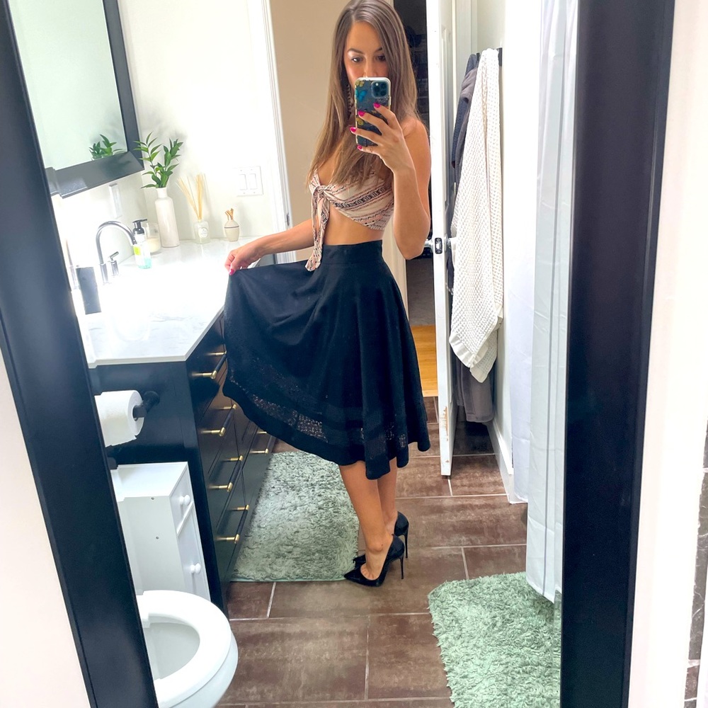 NWOT Amanda + Chelsea skirt size 0. ❤️✨